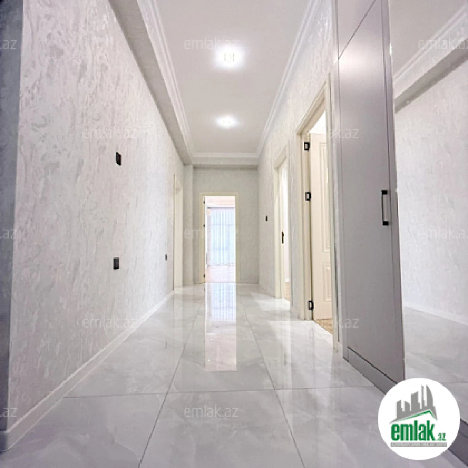 Satılır 4 otaqlı yeni tikili 160 m²
