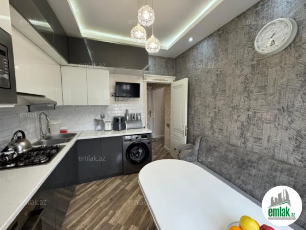 Satılır 2 otaqlı köhnə tikili 65 m²