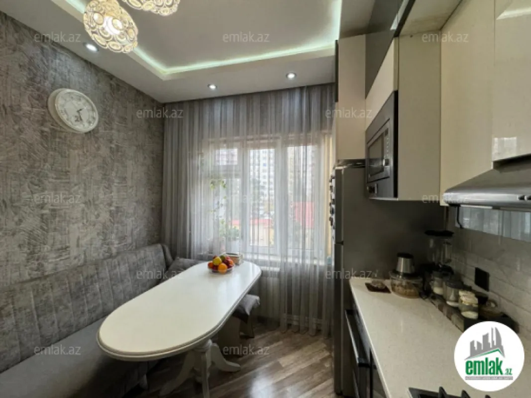 Satılır 2 otaqlı köhnə tikili 65 m²