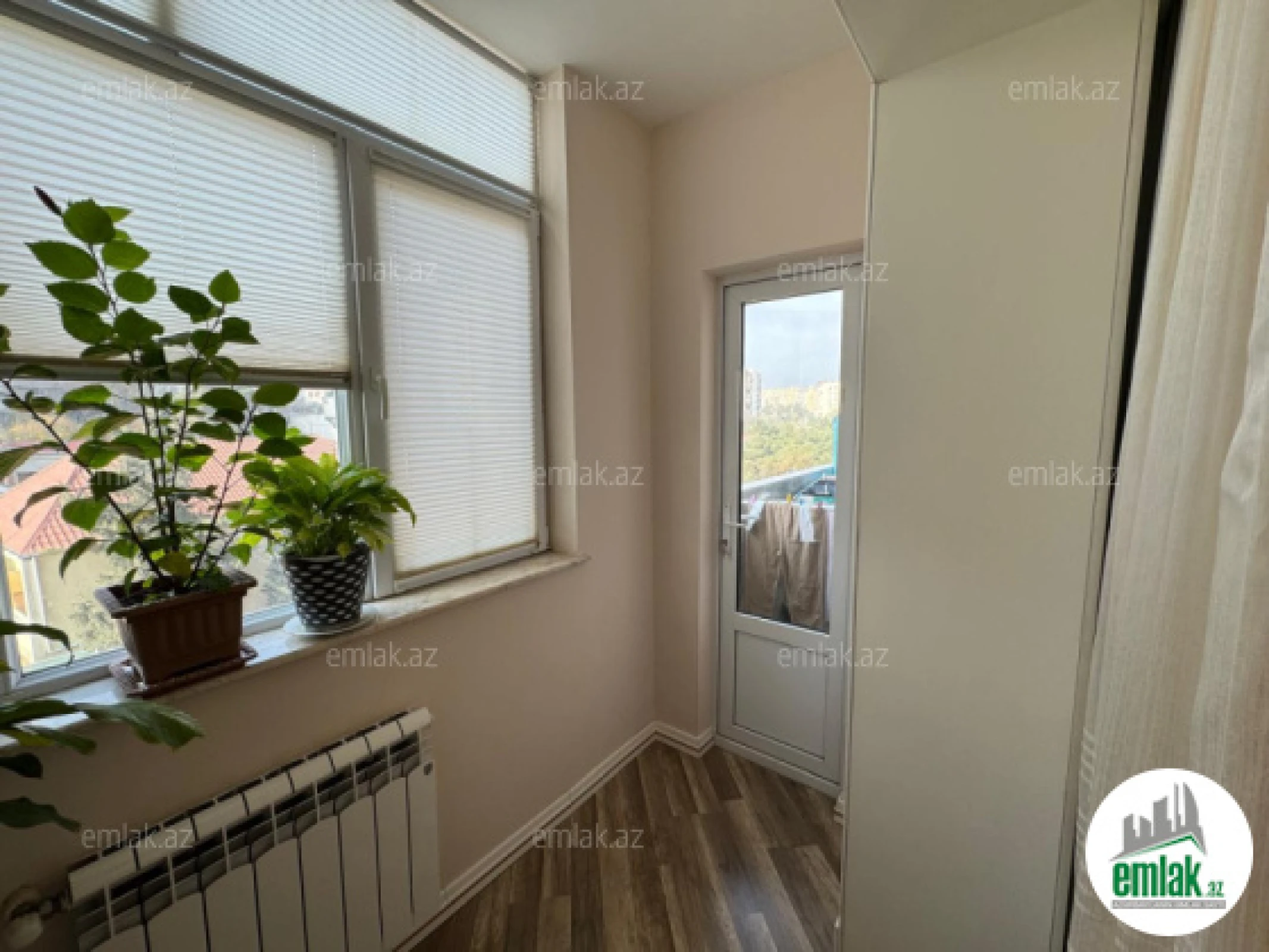 Satılır 2 otaqlı köhnə tikili 65 m²