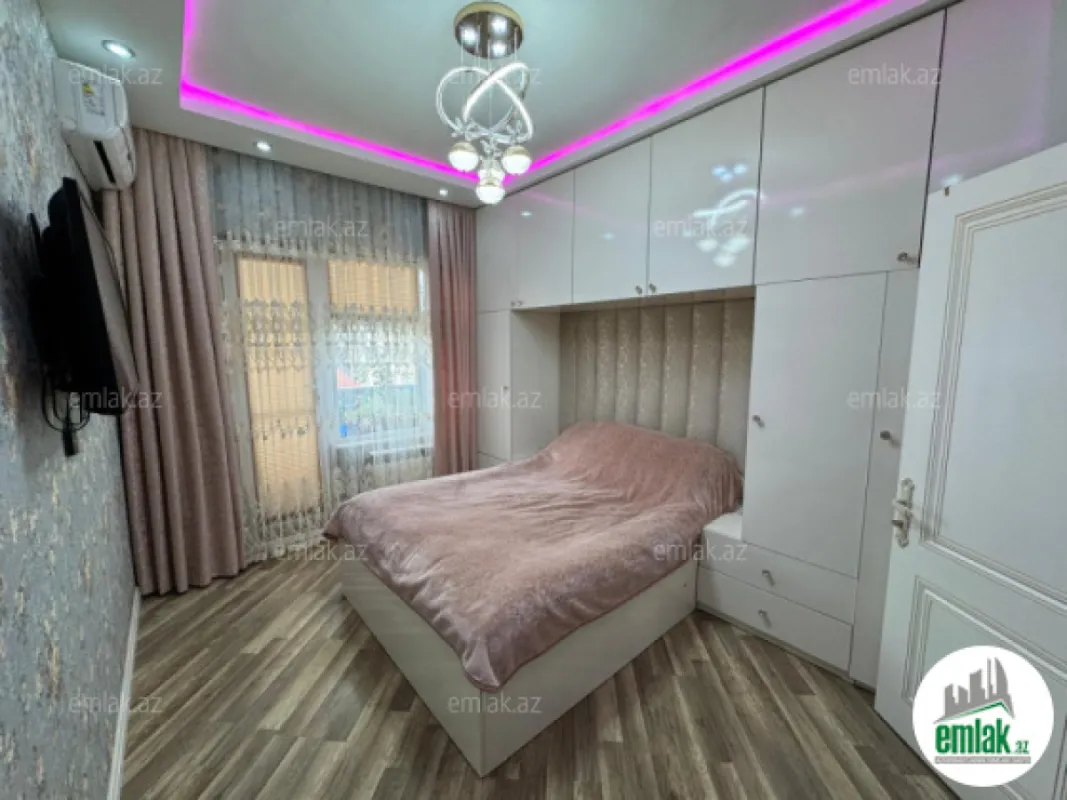 Satılır 2 otaqlı köhnə tikili 65 m²