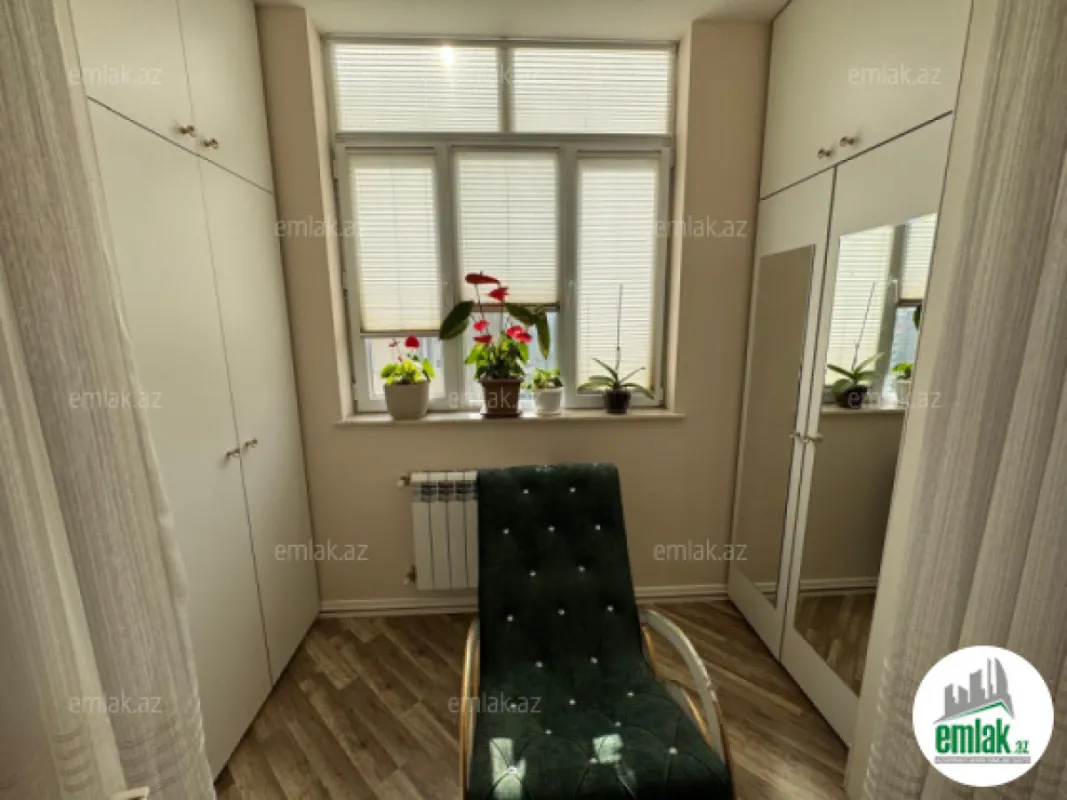 Satılır 2 otaqlı köhnə tikili 65 m²