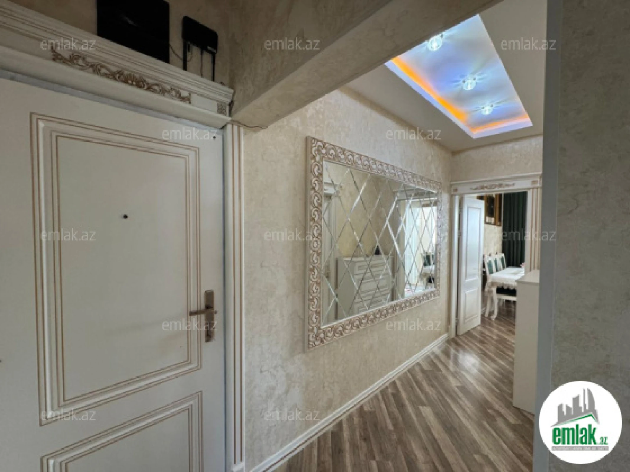 Satılır 2 otaqlı köhnə tikili 65 m²
