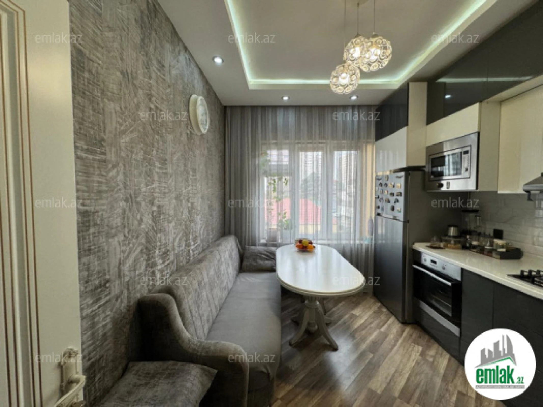 Satılır 2 otaqlı köhnə tikili 65 m²