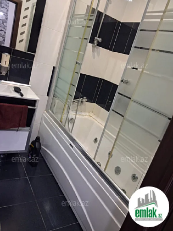 Satılır 3 otaqlı yeni tikili 150 m²