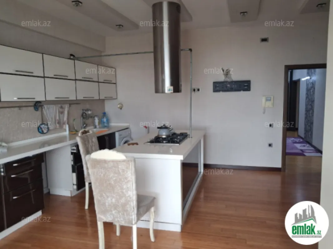 Satılır 3 otaqlı yeni tikili 150 m²