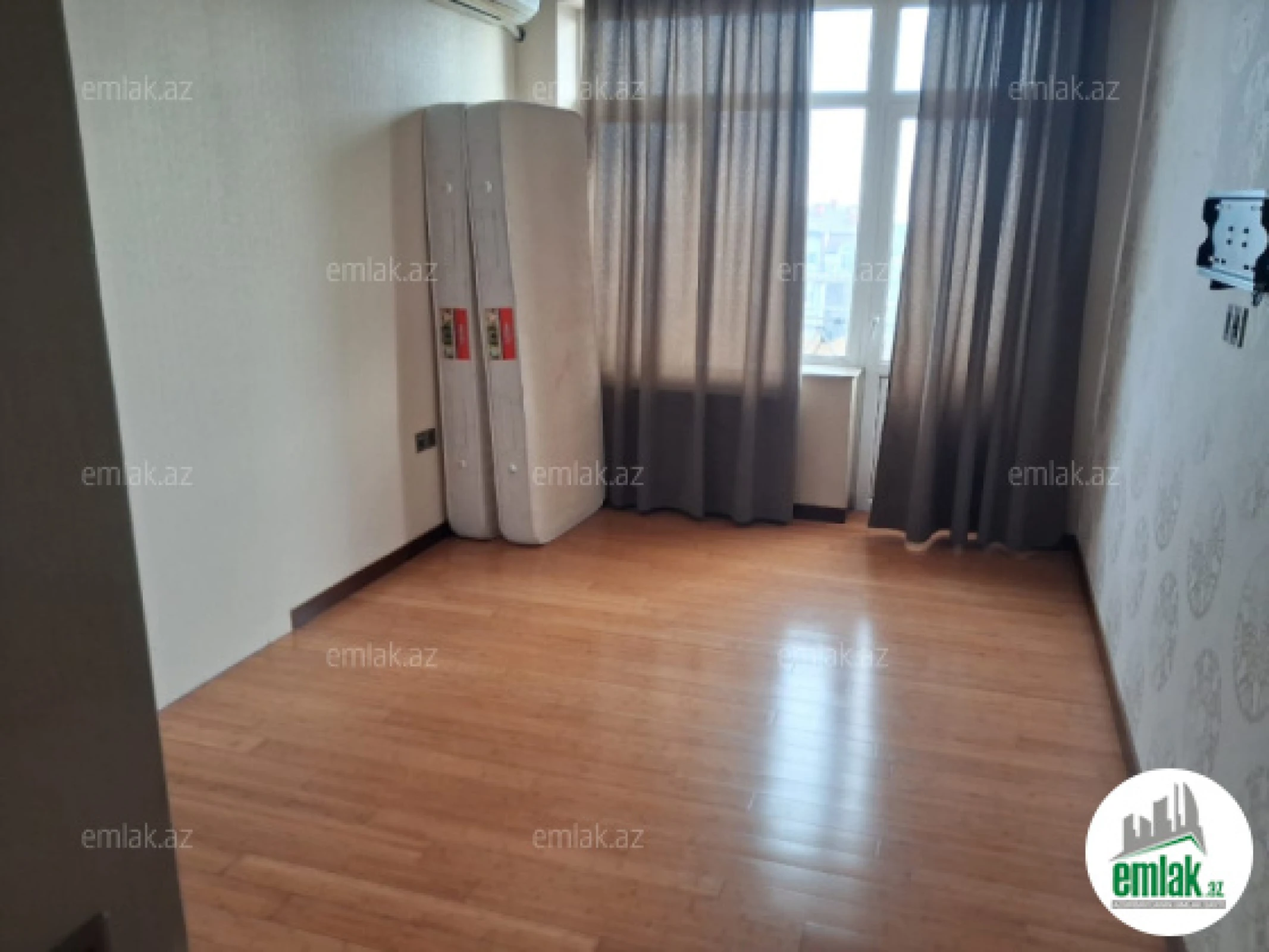 Satılır 3 otaqlı yeni tikili 150 m²