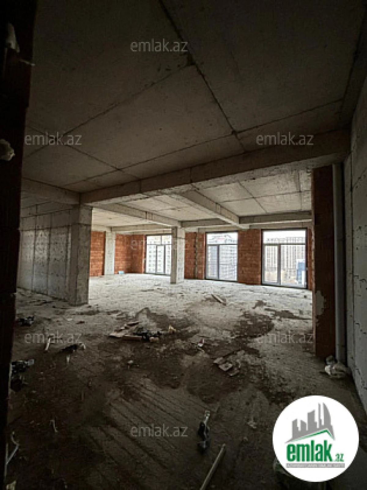 Satılır 3 otaqlı yeni tikili 135 m²