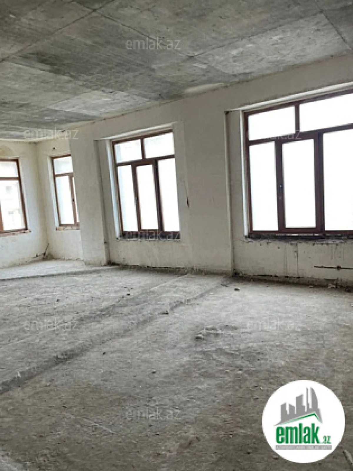 Satılır 4 otaqlı yeni tikili 210 m²