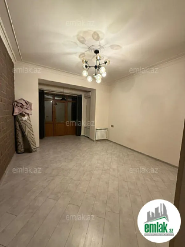 Satılır 3 otaqlı köhnə tikili 88 m²
