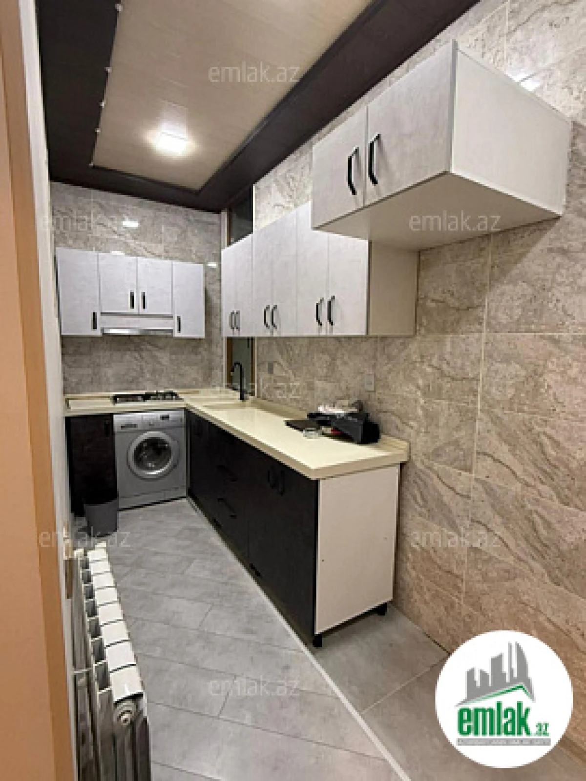 Satılır 3 otaqlı köhnə tikili 88 m²