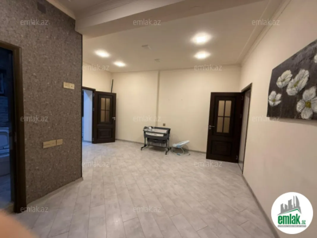 Satılır 3 otaqlı köhnə tikili 88 m²
