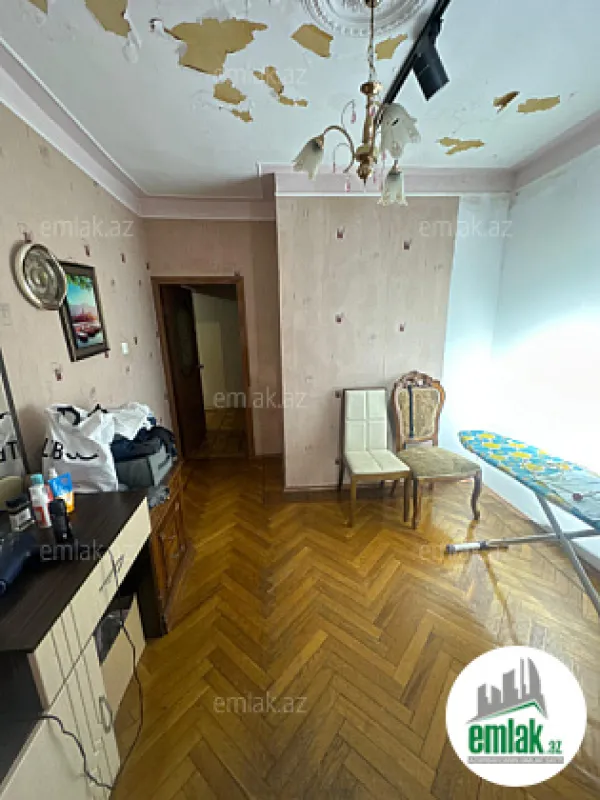 Satılır 3 otaqlı köhnə tikili 80 m²