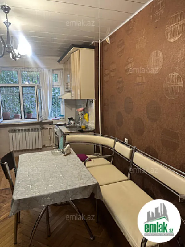 Satılır 3 otaqlı köhnə tikili 80 m²