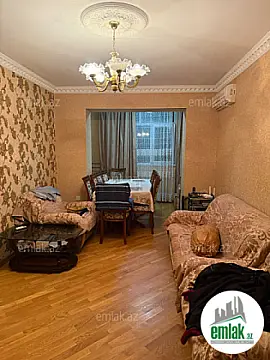 Satılır 3 otaqlı köhnə tikili 80 m²