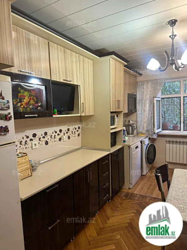 Satılır 3 otaqlı köhnə tikili 80 m²