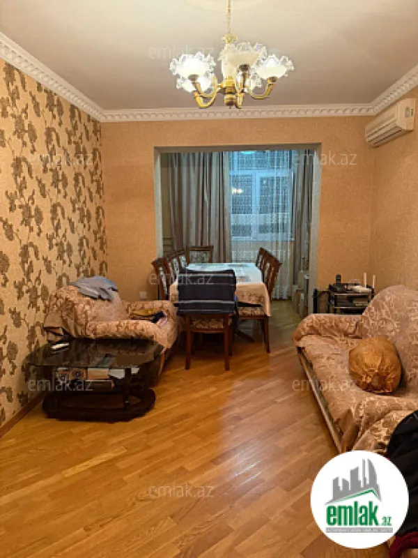 Satılır 3 otaqlı köhnə tikili 80 m²