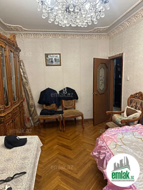 Satılır 3 otaqlı köhnə tikili 80 m²