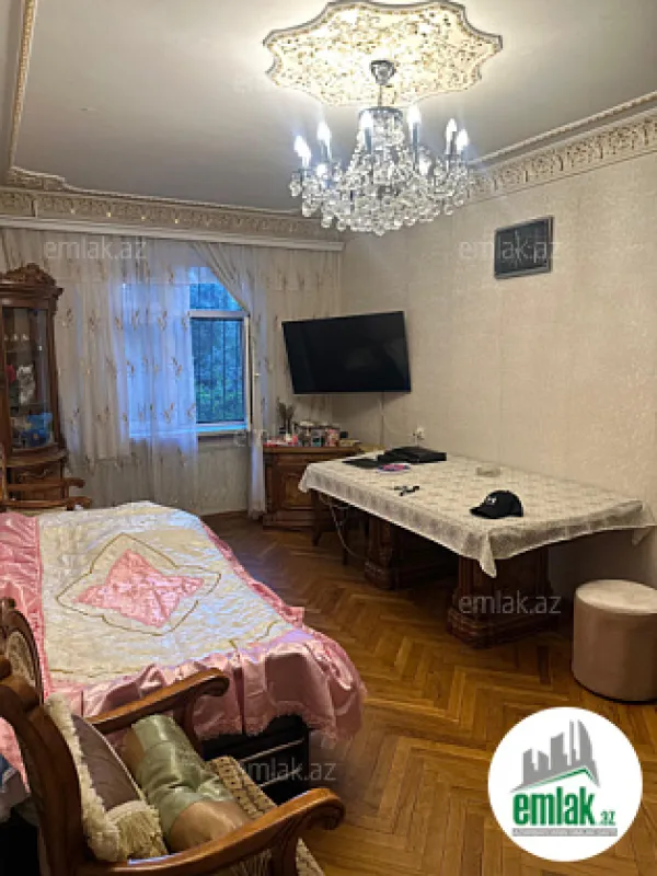 Satılır 3 otaqlı köhnə tikili 80 m²