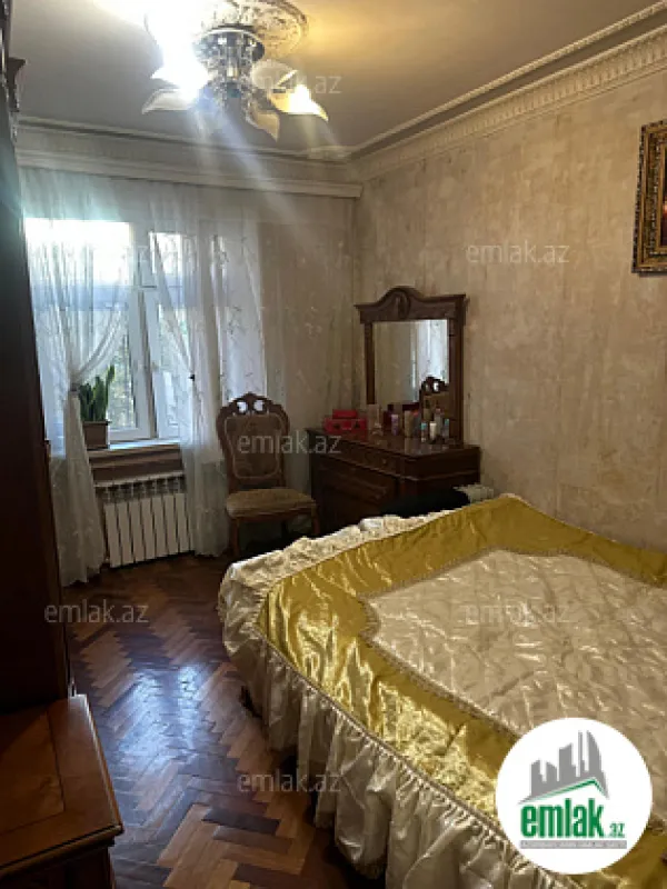 Satılır 3 otaqlı köhnə tikili 80 m²
