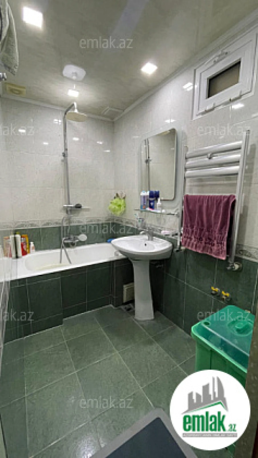 Satılır 4 otaqlı köhnə tikili 110 m²