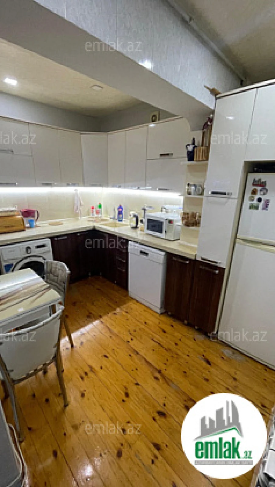 Satılır 4 otaqlı köhnə tikili 110 m²