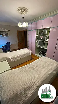 Satılır 4 otaqlı köhnə tikili 110 m²