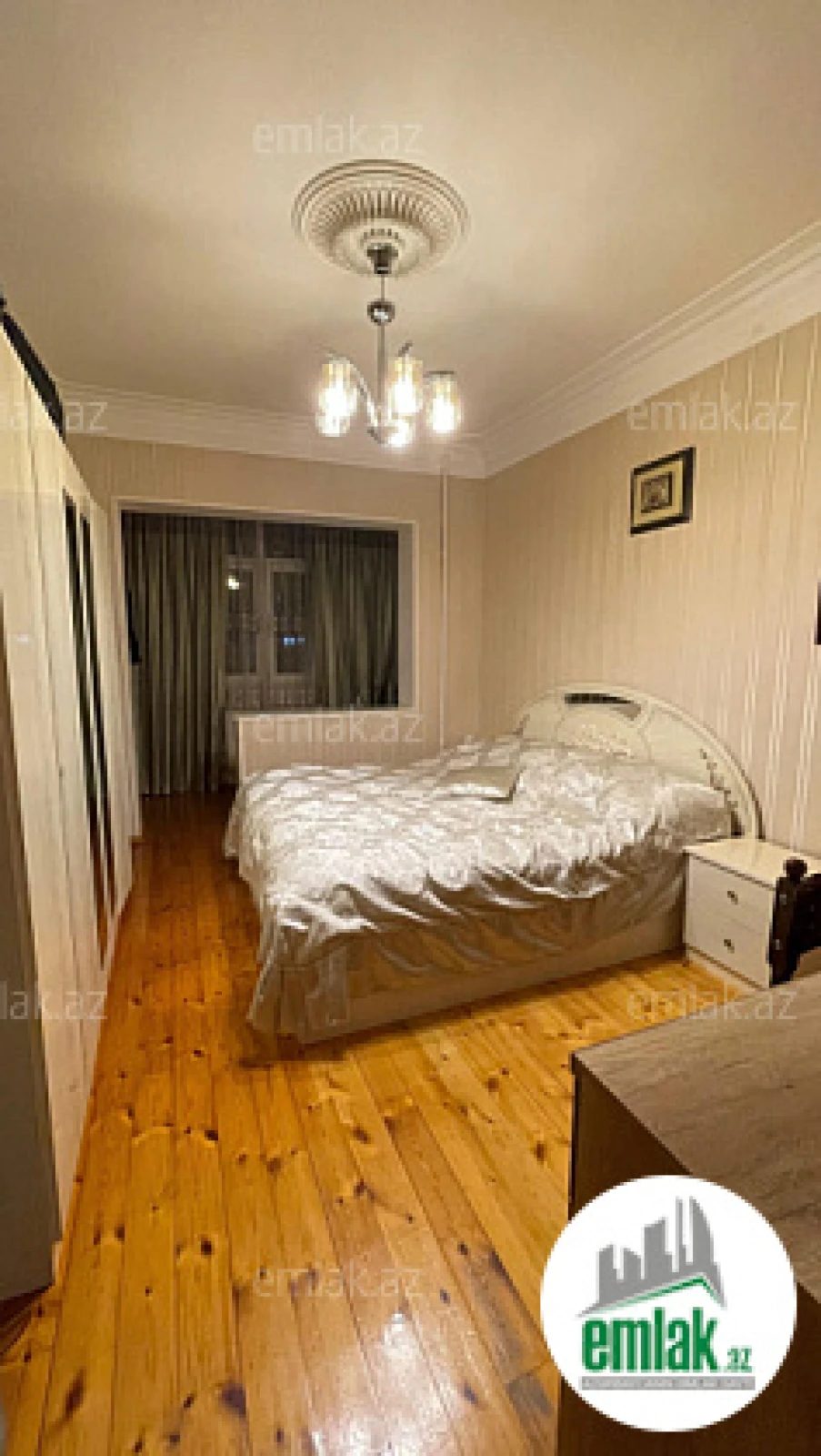 Satılır 4 otaqlı köhnə tikili 110 m²