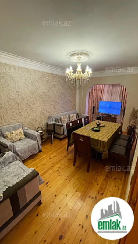 Satılır 4 otaqlı köhnə tikili 110 m²