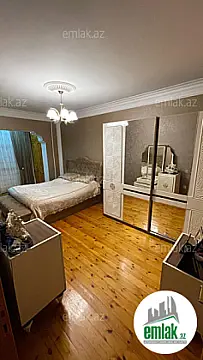 Satılır 4 otaqlı köhnə tikili 110 m²