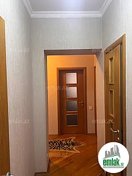 Satılır 4 otaqlı köhnə tikili 100 m²