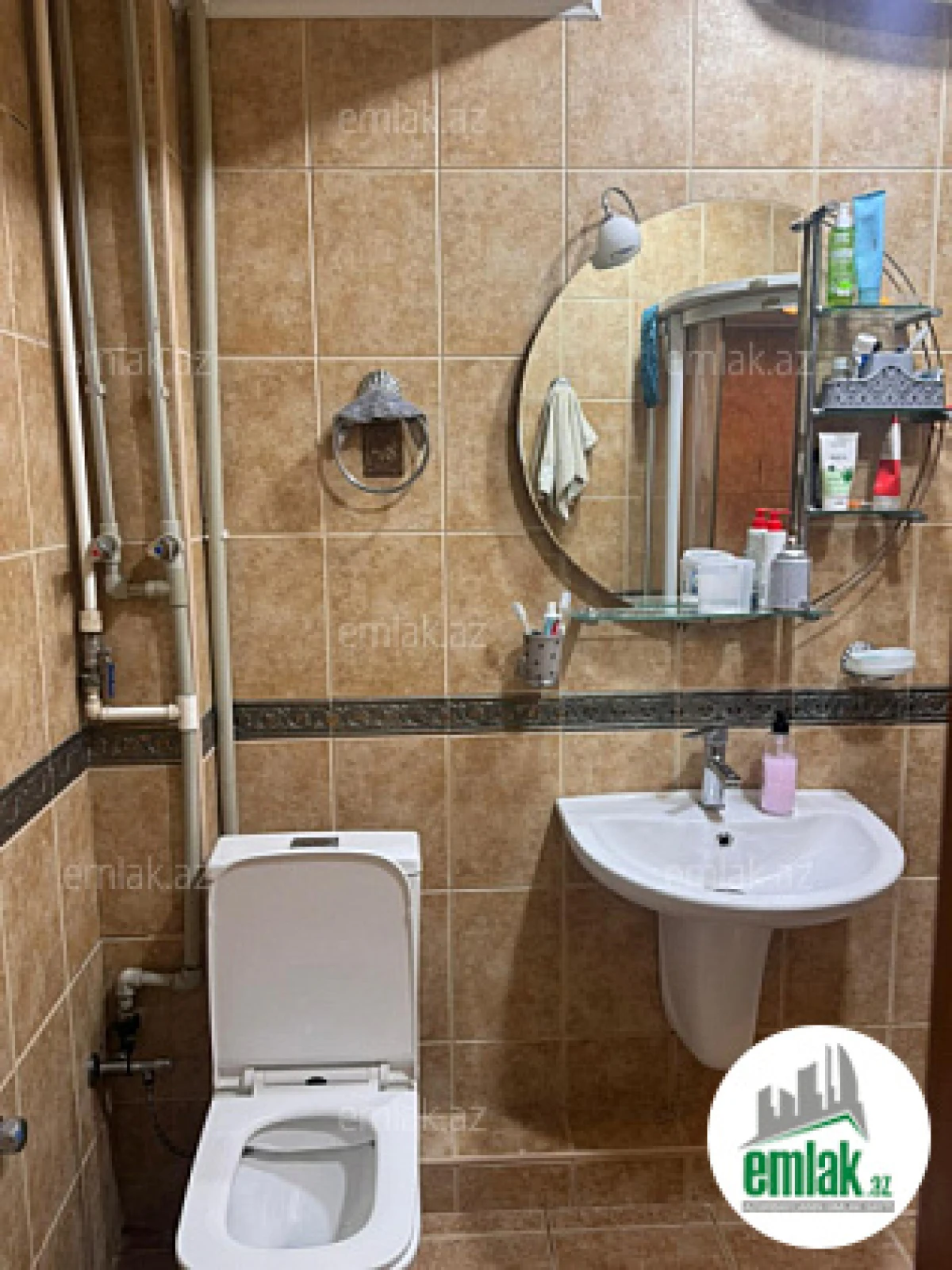 Satılır 4 otaqlı köhnə tikili 100 m²