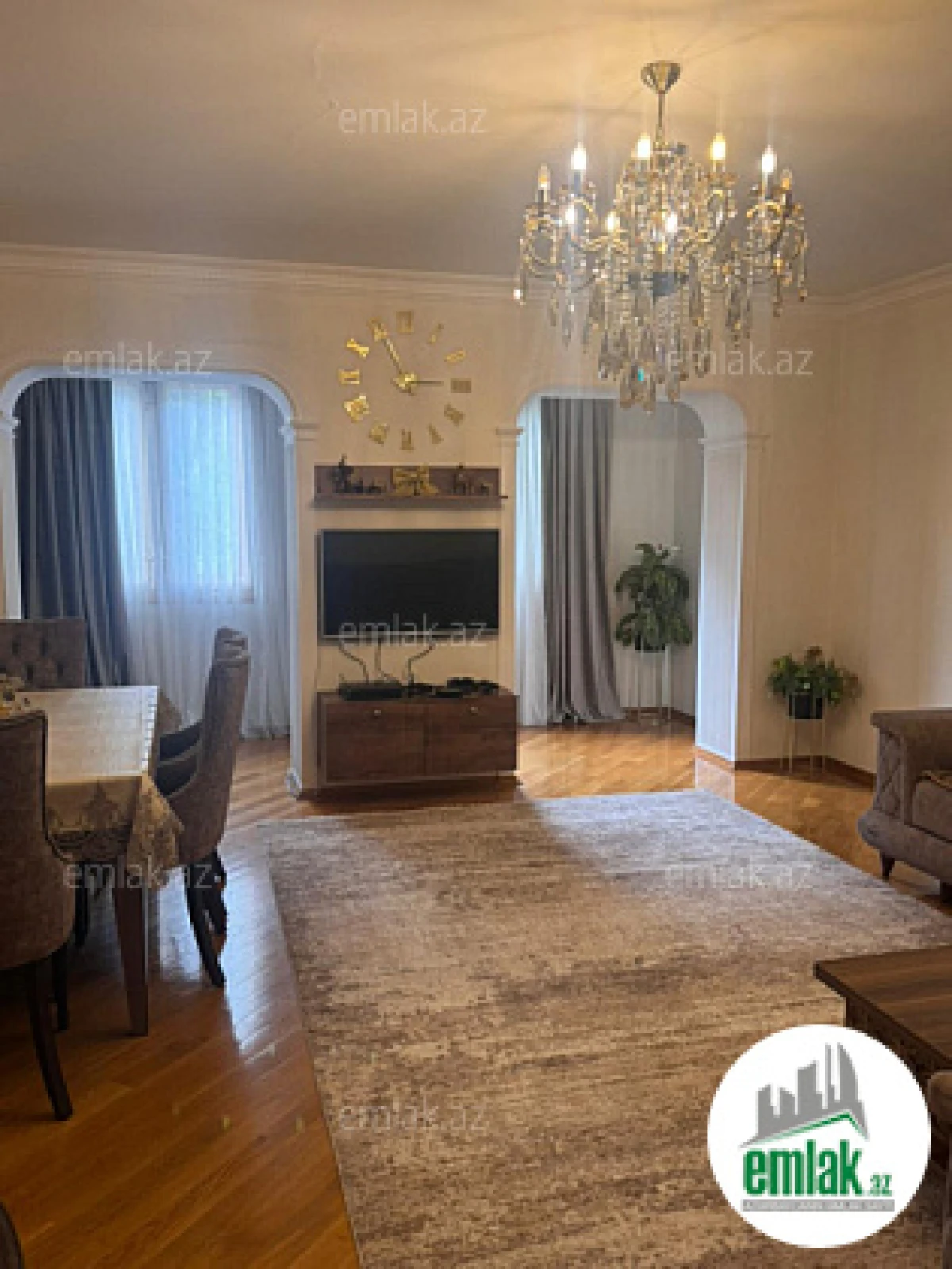 Satılır 4 otaqlı köhnə tikili 100 m²