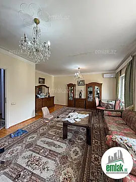 Satılır 4 otaqlı köhnə tikili 110 m²