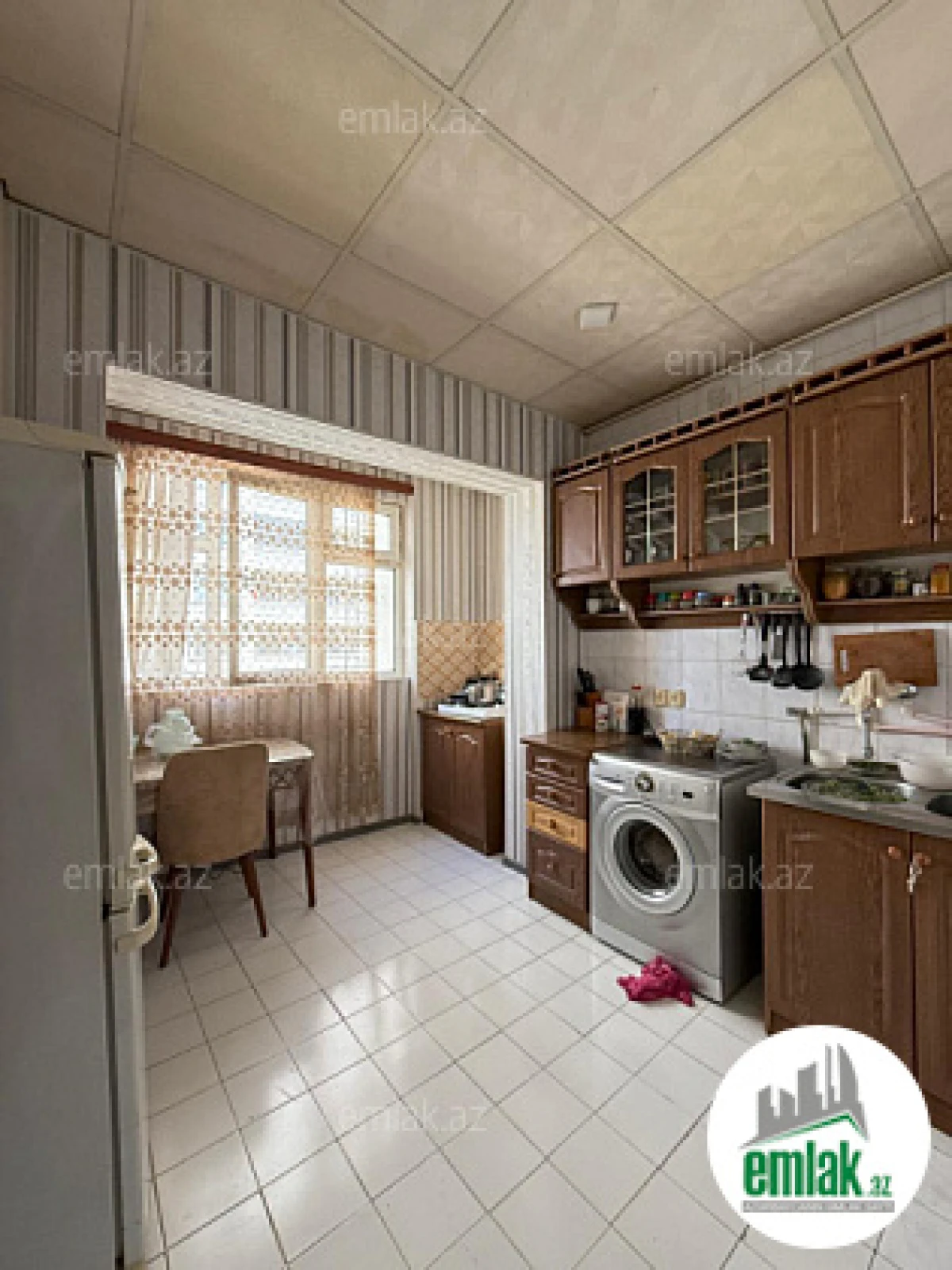 Satılır 4 otaqlı köhnə tikili 110 m²