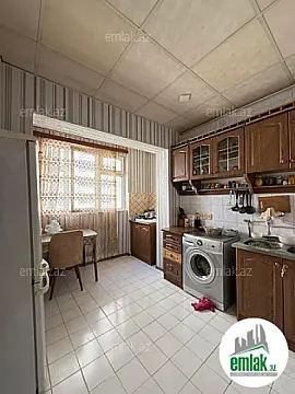 Satılır 4 otaqlı köhnə tikili 110 m²