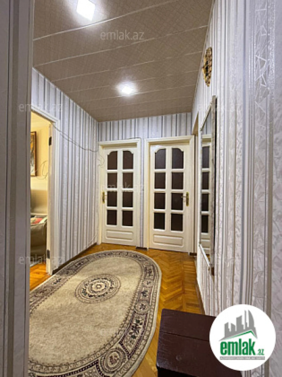 Satılır 4 otaqlı köhnə tikili 110 m²