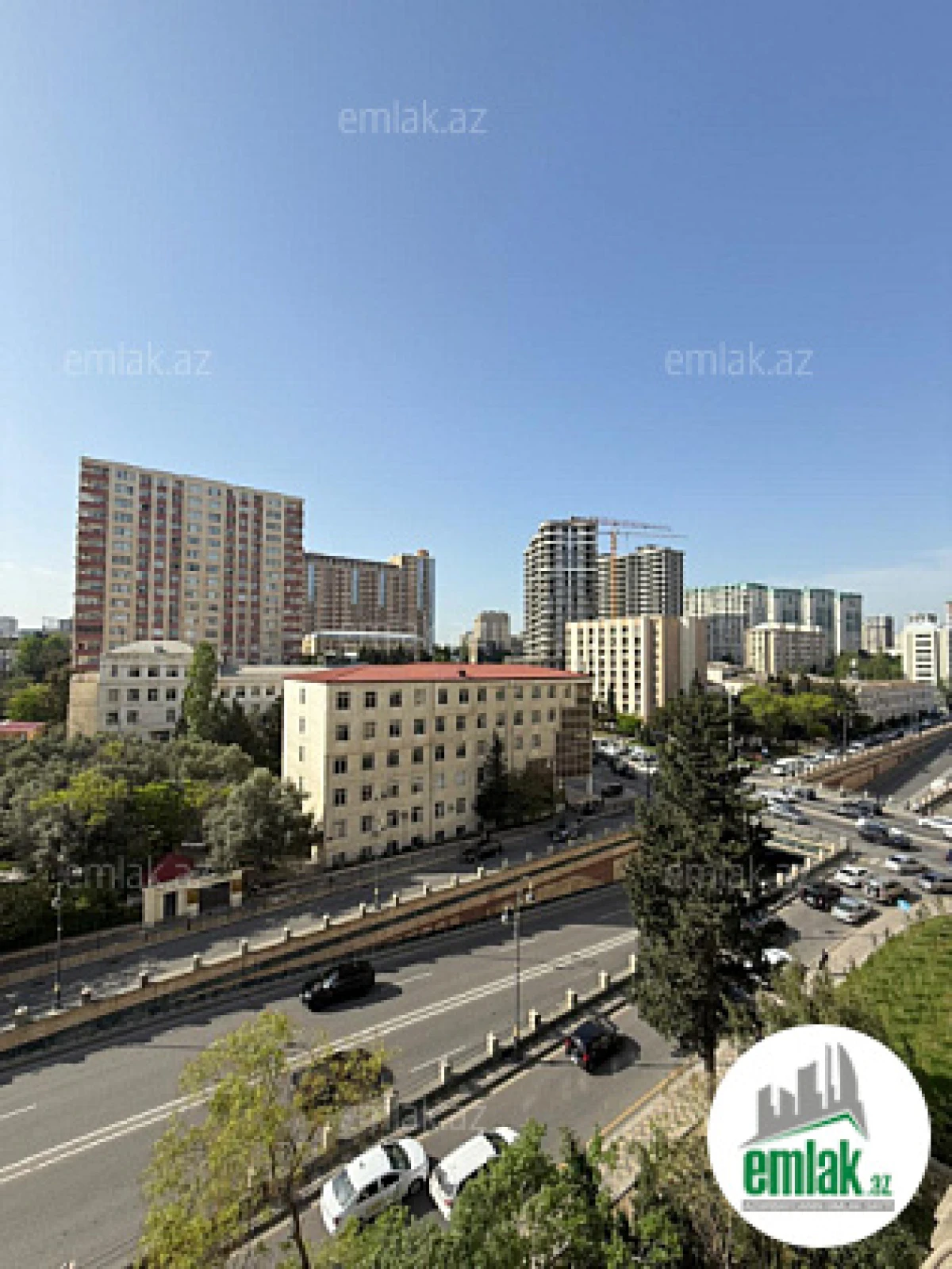 Satılır 4 otaqlı köhnə tikili 110 m²