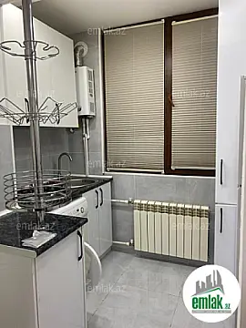 Satılır 2 otaqlı köhnə tikili 40 m²