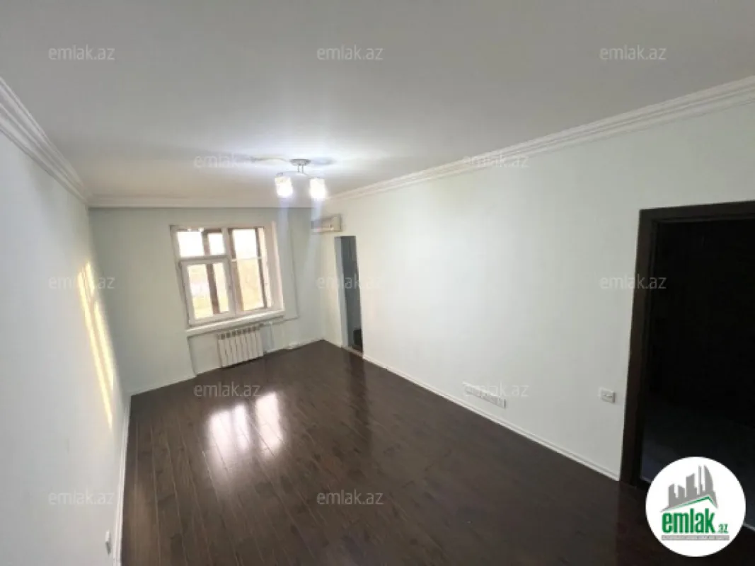 Satılır 2 otaqlı köhnə tikili 65 m²