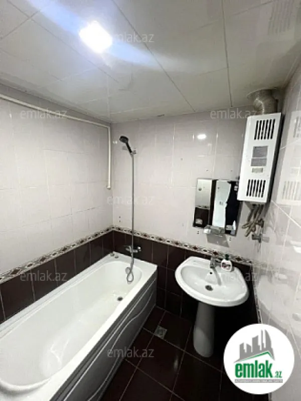 Satılır 2 otaqlı köhnə tikili 65 m²