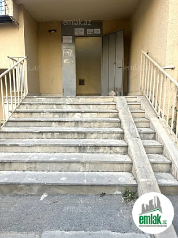 Satılır 2 otaqlı köhnə tikili 65 m²