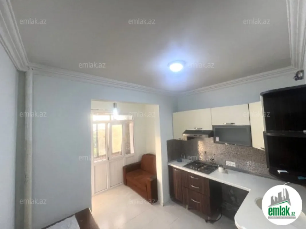 Satılır 2 otaqlı köhnə tikili 65 m²