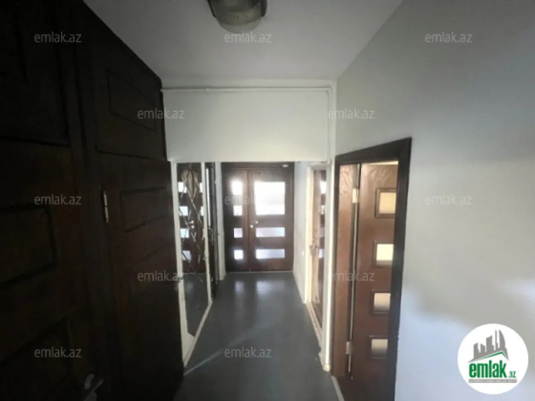 Satılır 2 otaqlı köhnə tikili 65 m²