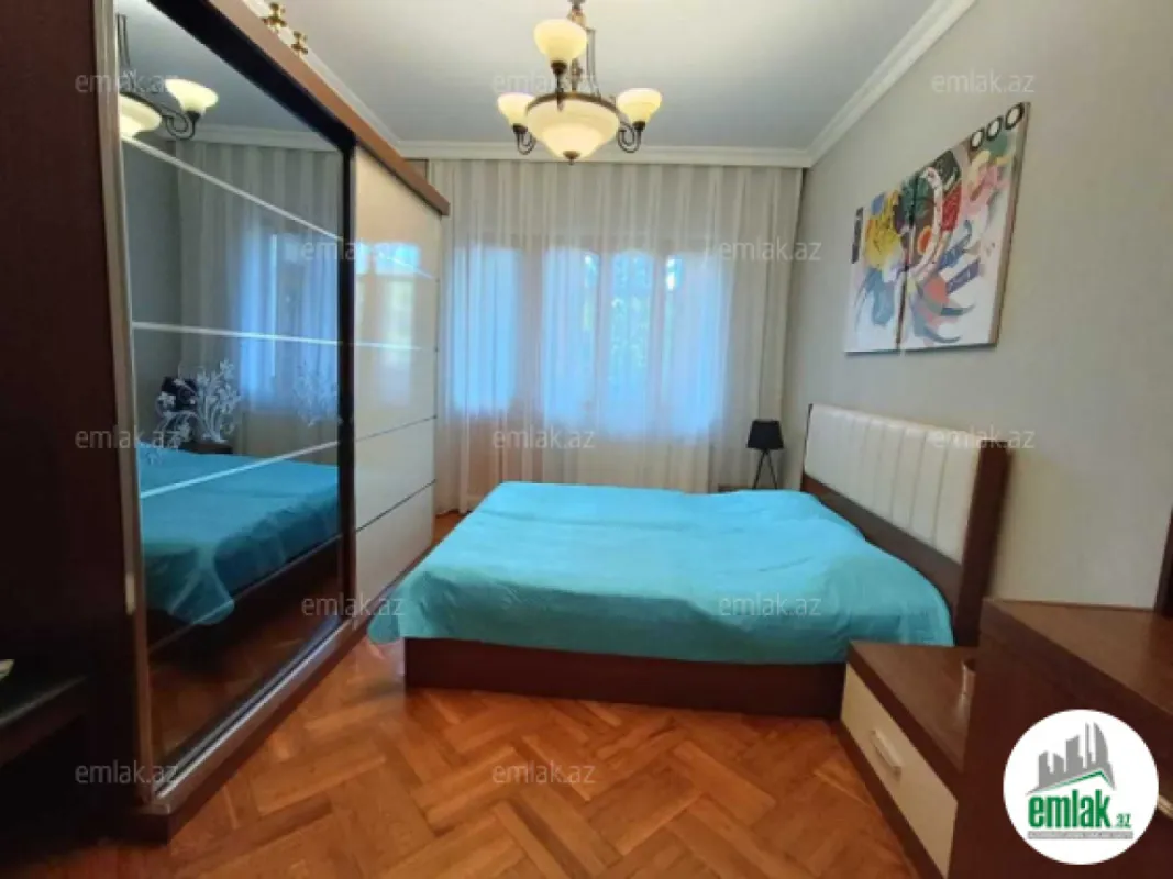 Satılır 2 otaqlı köhnə tikili 70 m²