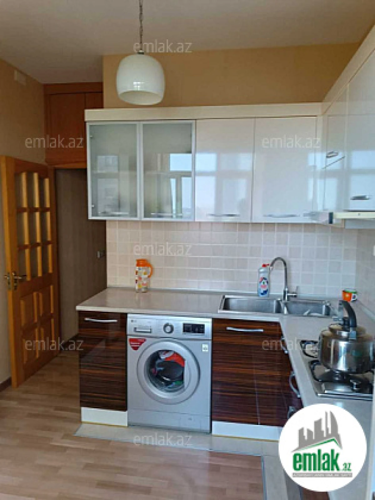 Satılır 2 otaqlı köhnə tikili 70 m²