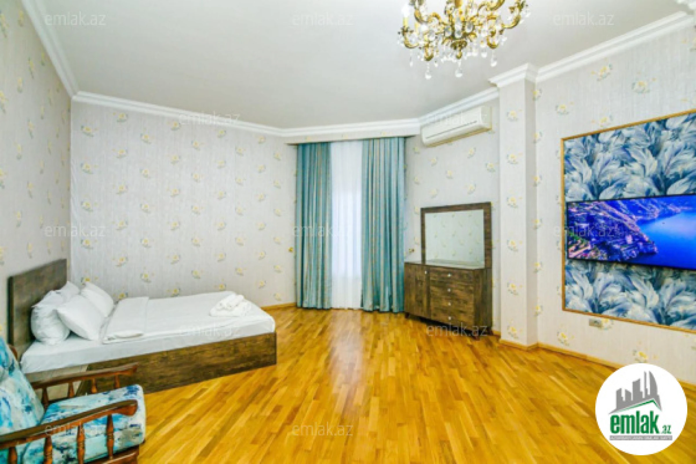 Satılır 6 otaqlı yeni tikili 360 m²