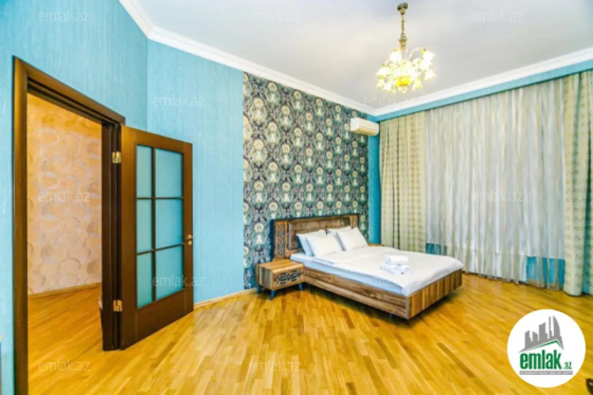 Satılır 6 otaqlı yeni tikili 360 m²