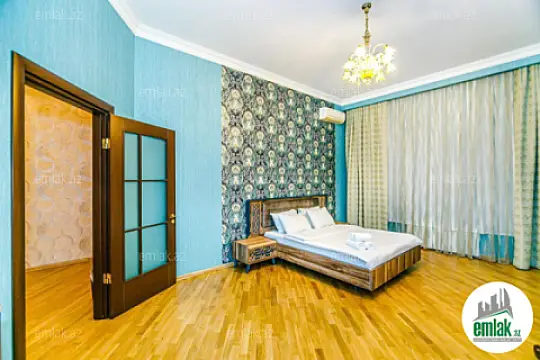 Satılır 6 otaqlı yeni tikili 360 m²