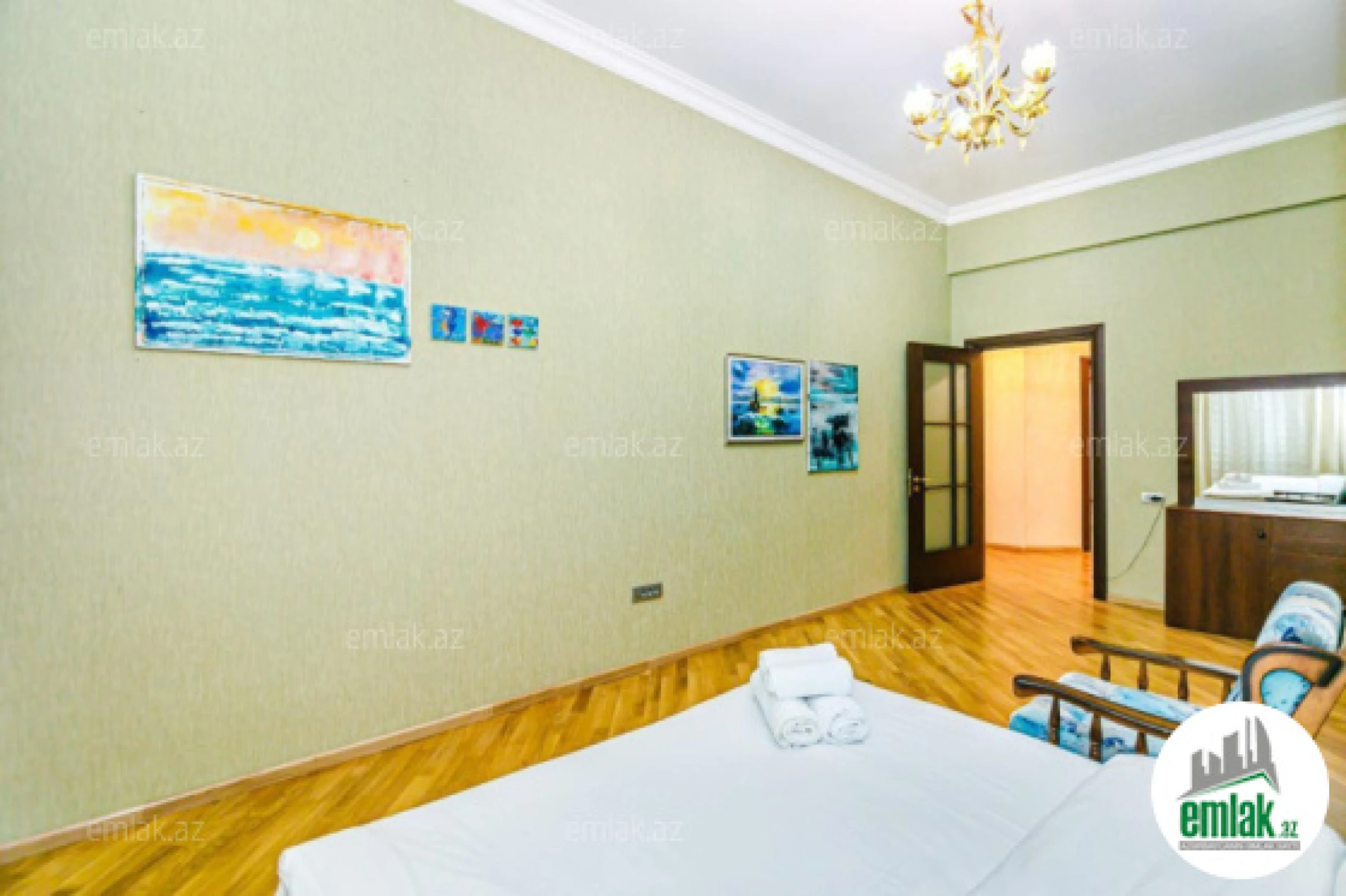 Satılır 6 otaqlı yeni tikili 360 m²